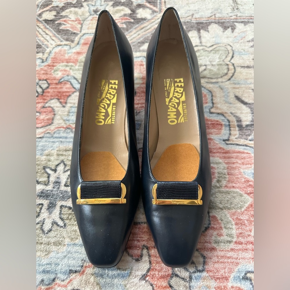 Salvatore Ferragamo Leather Navy Pumps Gold Accent Signature Hardware - 10 AA
